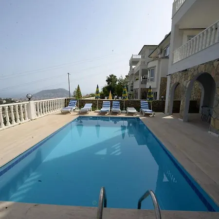 فيلة Panaroma Villalari